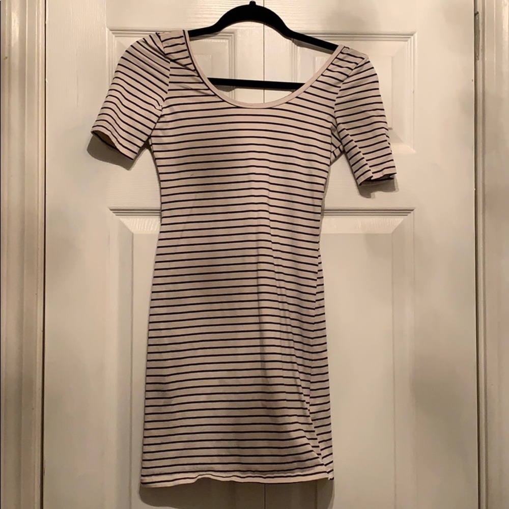 GENTLY WORN mid thigh mini dress